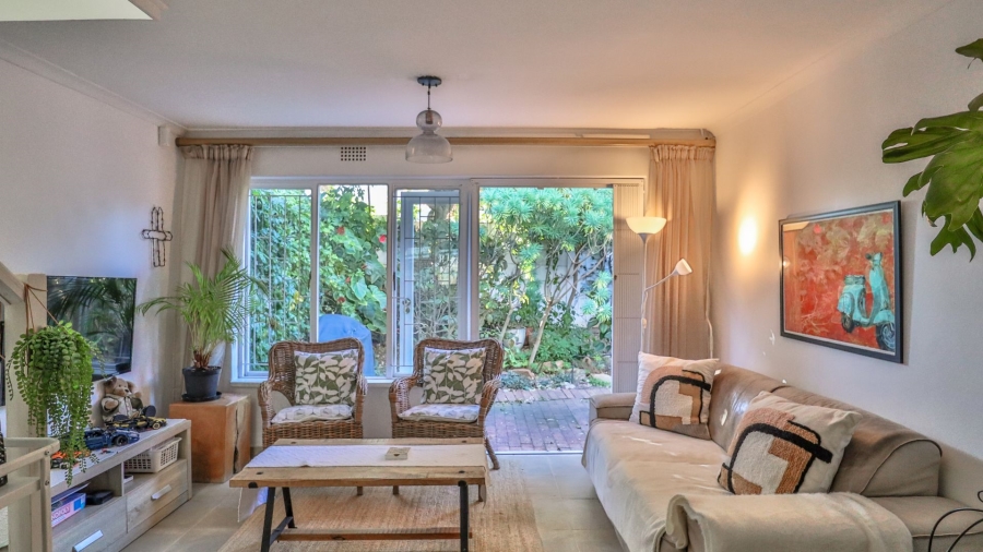 To Let 3 Bedroom Property for Rent in Wynberg Upper Western Cape